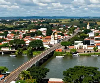 Descubra a Fronteira Brasil e Bolívia em Corumbá