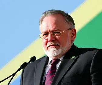 Eduardo Riedel reeleito