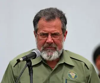 Eduardo Riedel reeleito governador